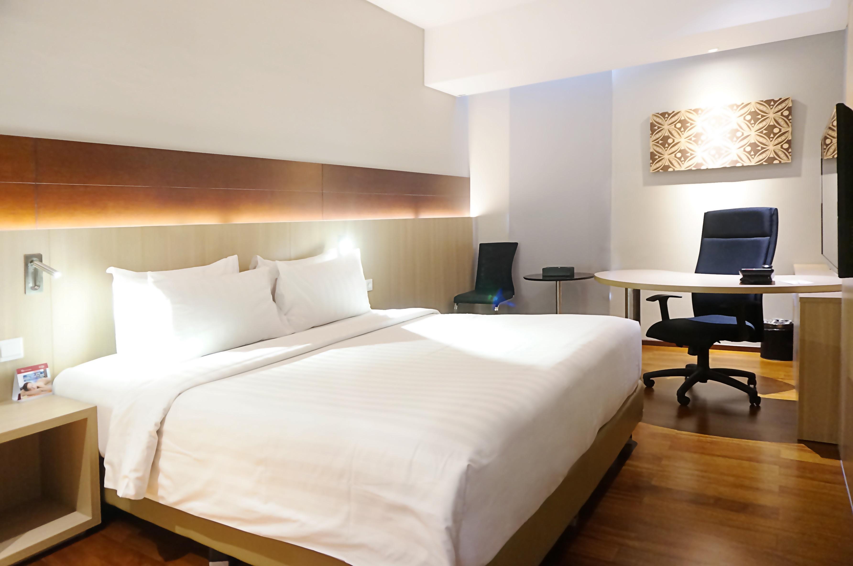 Ra Premiere Simatupang Hotel Cilandak  Buitenkant foto