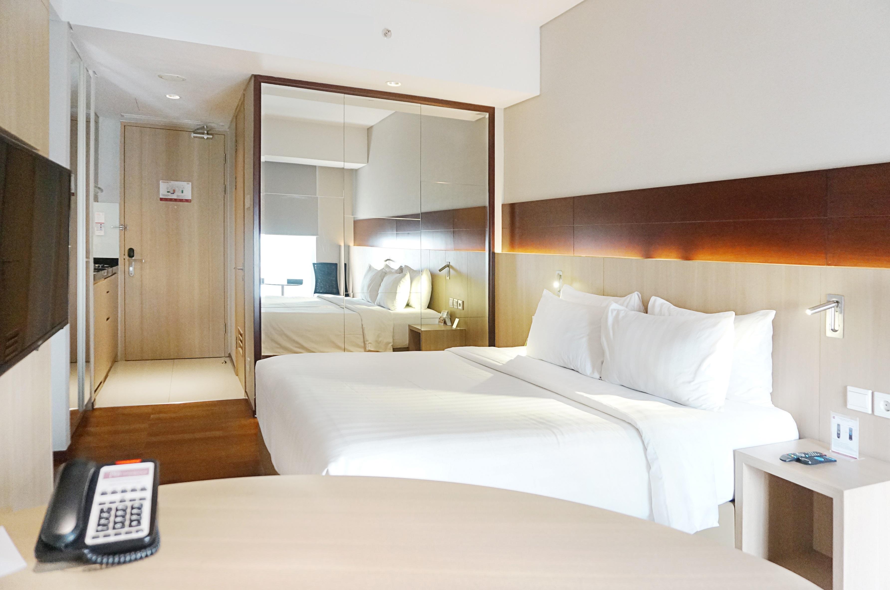 Ra Premiere Simatupang Hotel Cilandak  Buitenkant foto