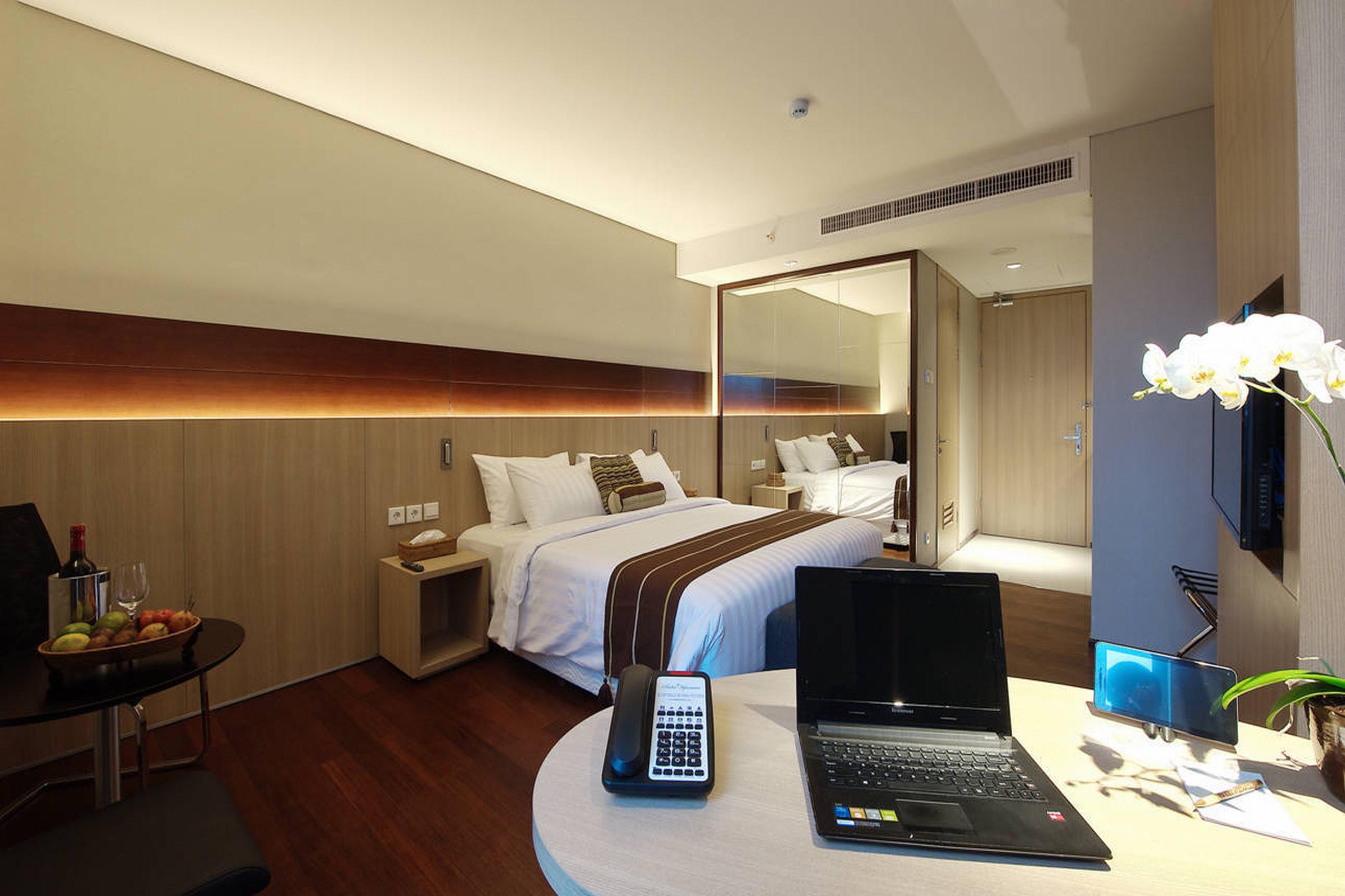 Ra Premiere Simatupang Hotel Cilandak  Buitenkant foto