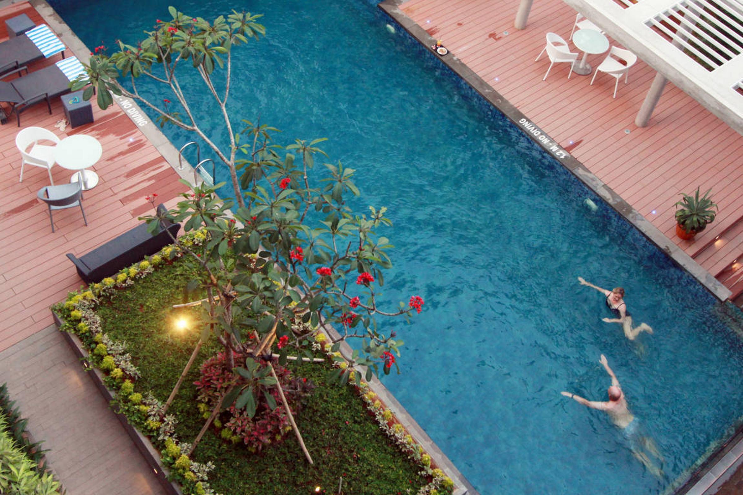 Ra Premiere Simatupang Hotel Cilandak  Buitenkant foto